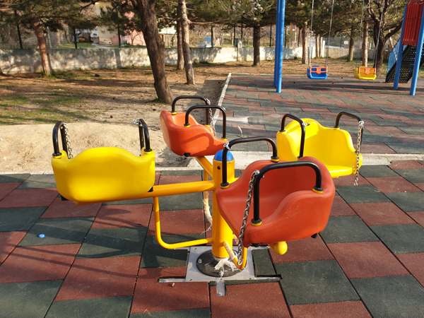rotating playground dp03